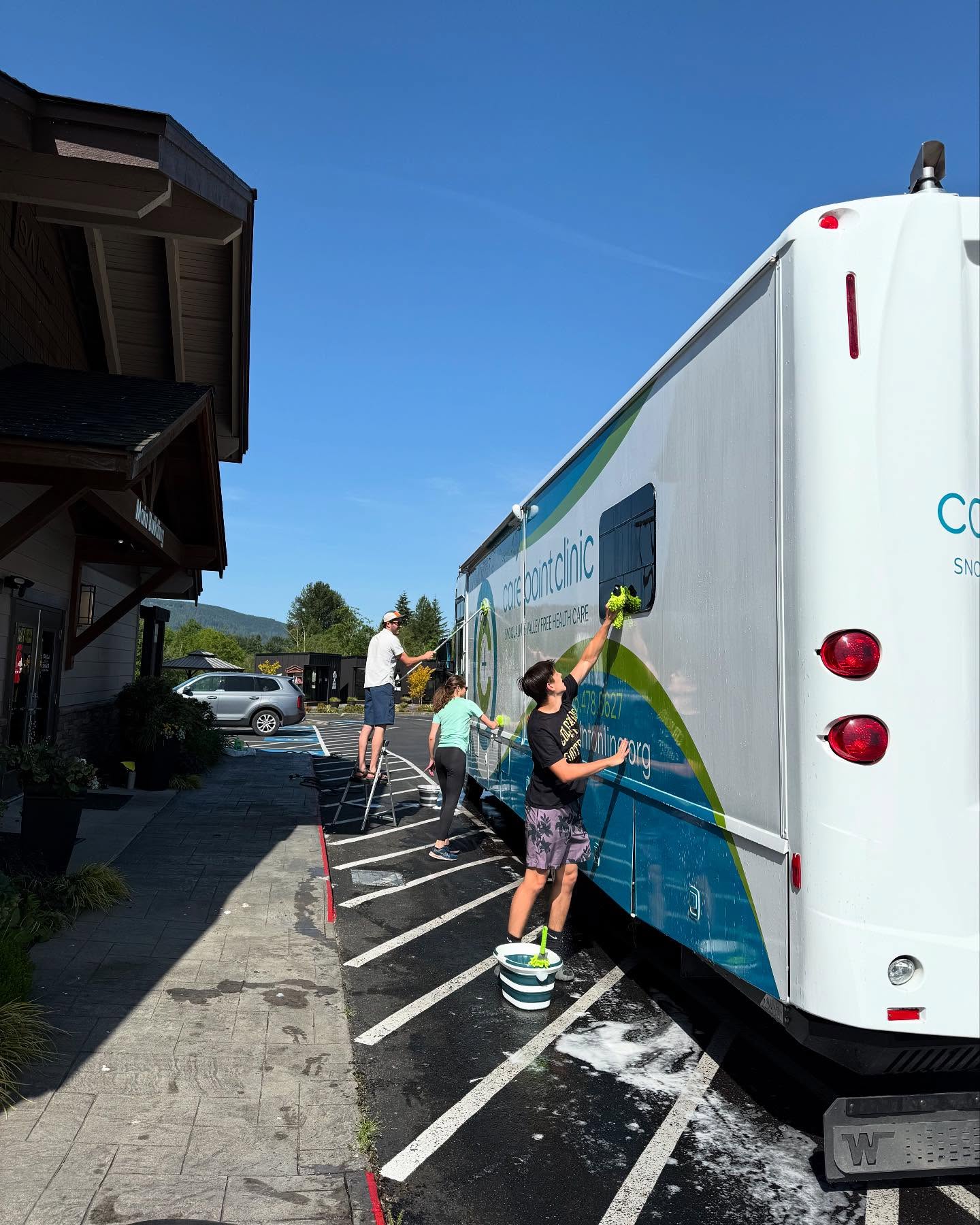 CarePoint Mobile Clinic Car Wash